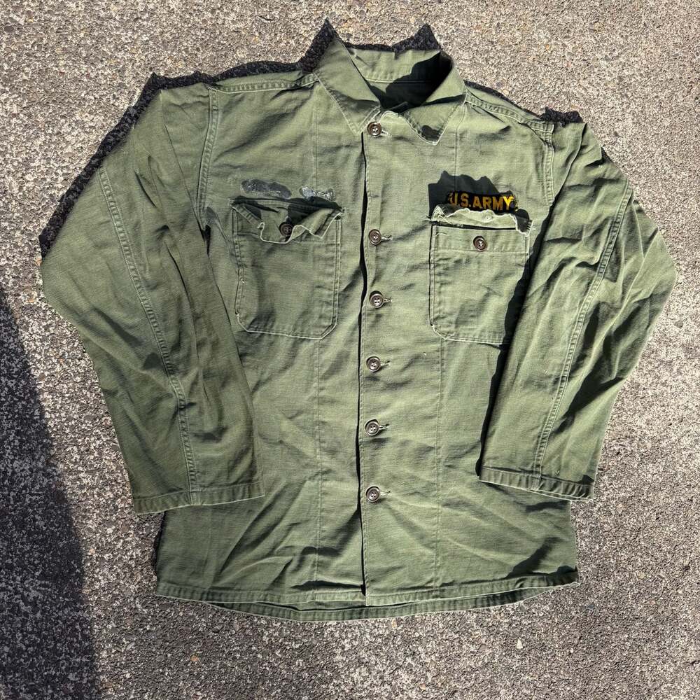Vintage Vietnam Era U.S. Army OG-107 Cotton Sateen Fatigue Utility Shirt